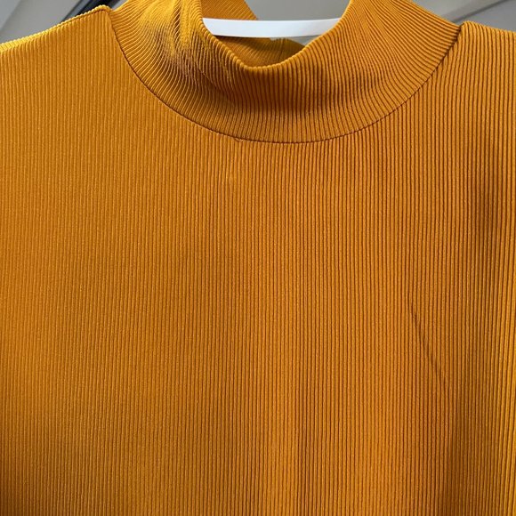 Ribbed High-neck Top - H&M - Picture 2 of 3